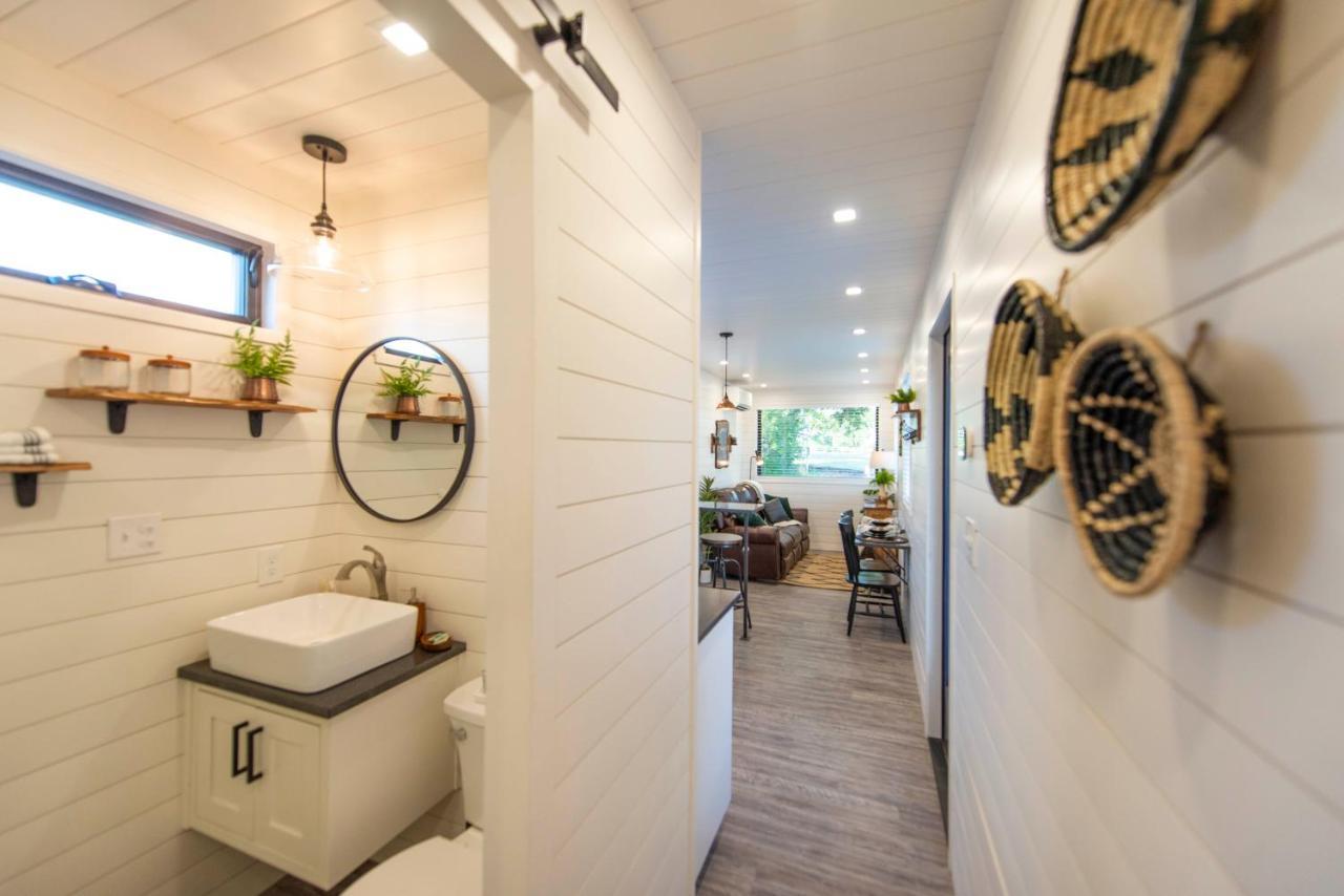 The Woods- Container Tiny House 12 Min To Magnolia/Baylor/Downtown Villa Bellmead Luaran gambar