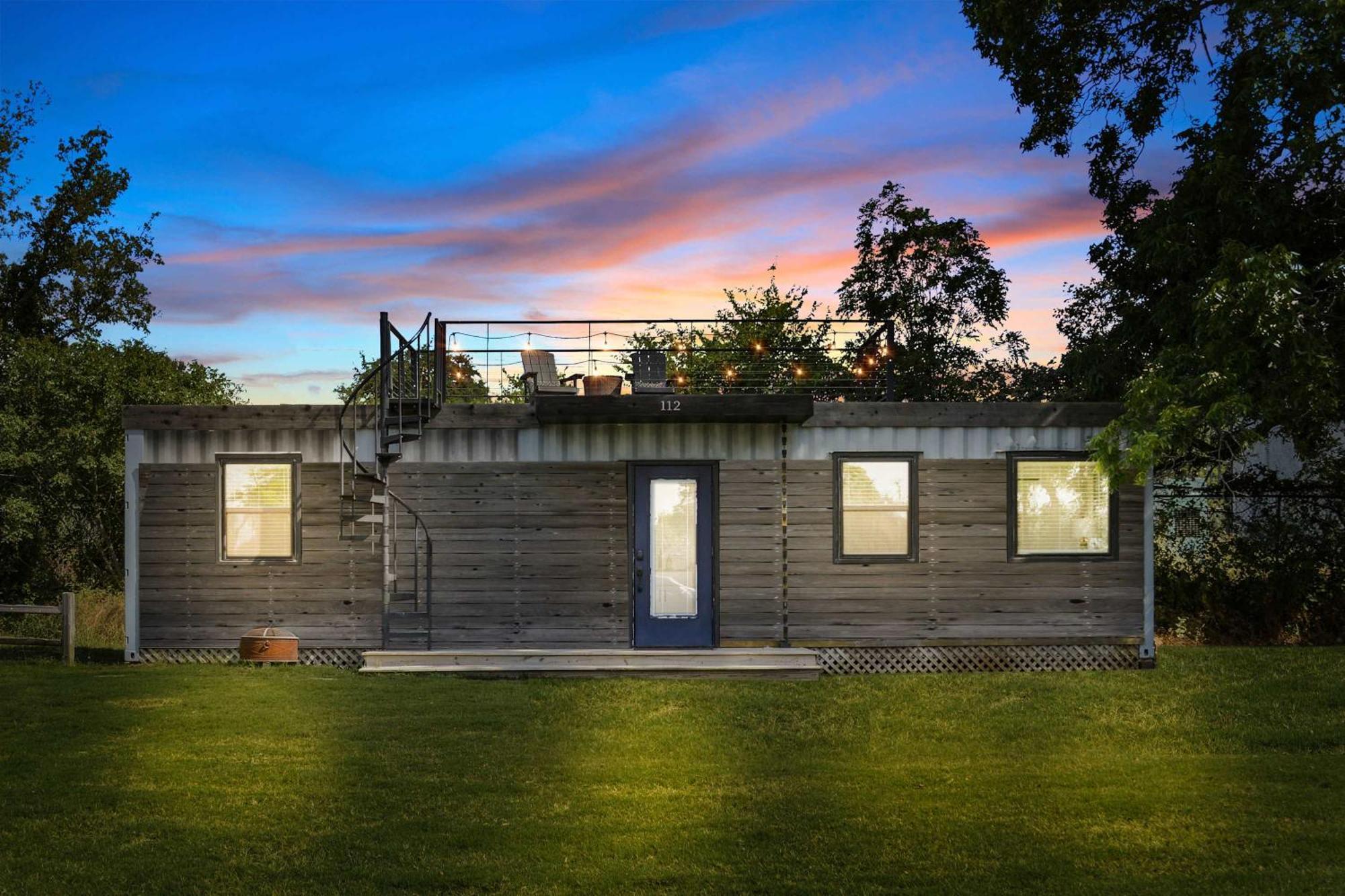 The Woods- Container Tiny House 12 Min To Magnolia/Baylor/Downtown Villa Bellmead Luaran gambar